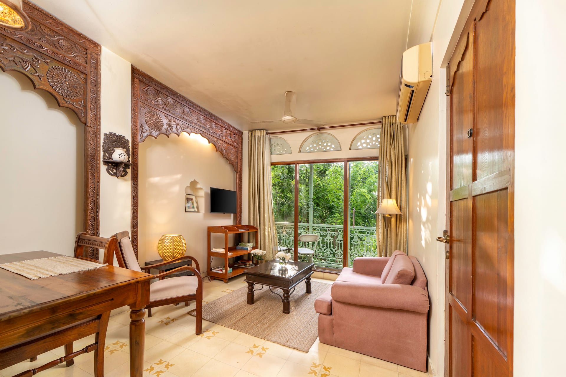 Heritage Apt 2@ Hauz Khas Village