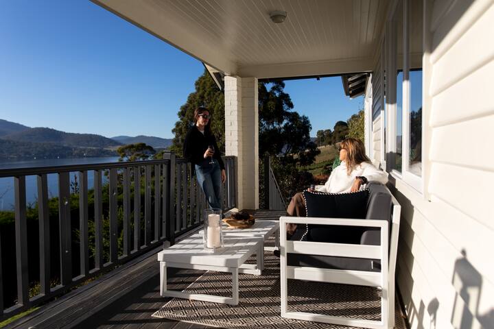 Woodland Bay Retreat: A Secluded haven gallery image 2