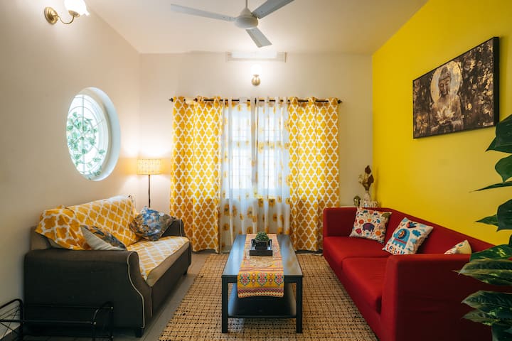 Casa De Mini · The House Two Women Made - コジコード