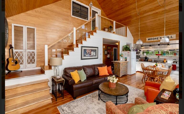 Love The Cottage~Lake Escape #cozycanadiancottage gallery image 3