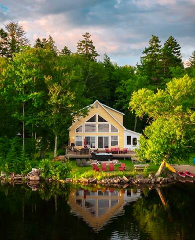 Love The Cottage/King beds/Hot tub under the stars