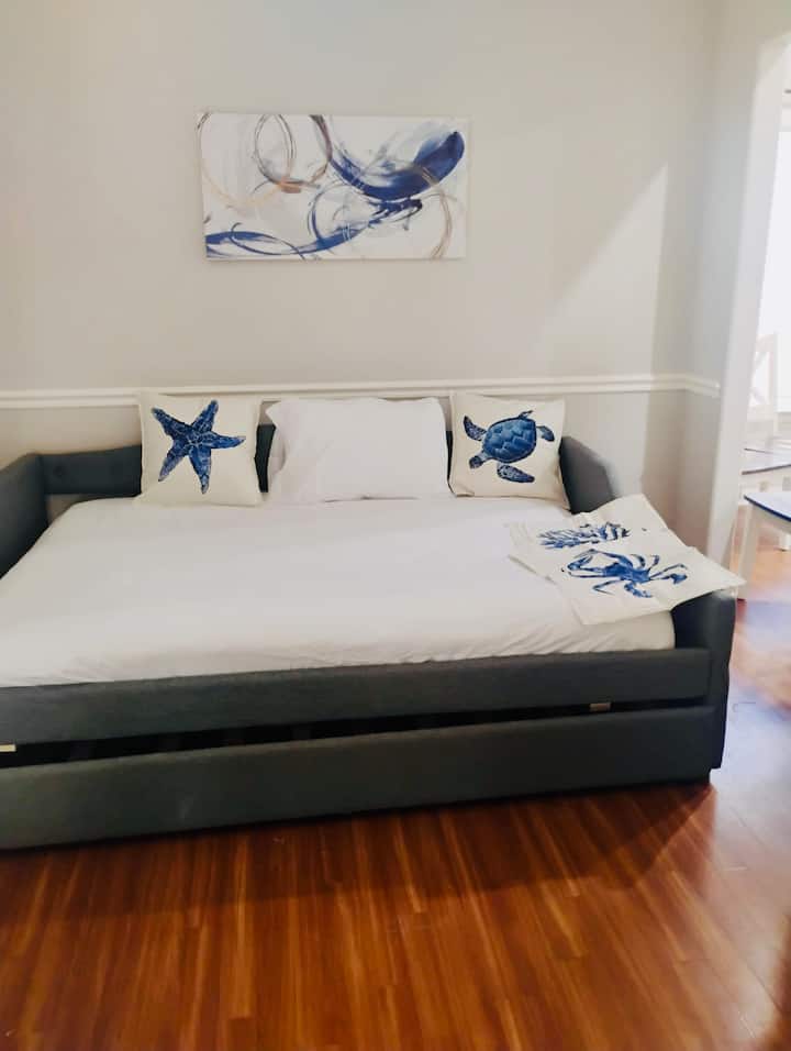 საწოლი ოფისის სივრცეში 