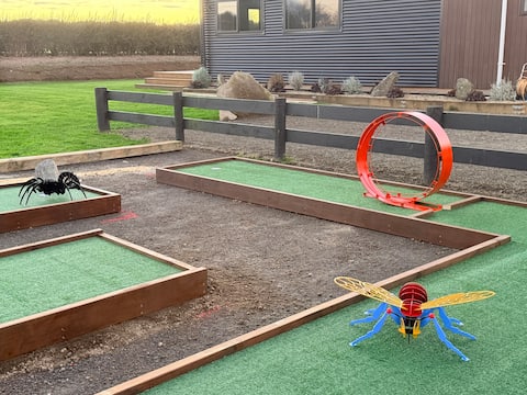 Peachy On Pembroke - Mountain Views - Mini Putt