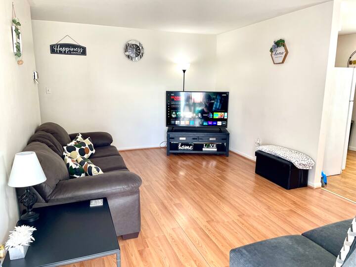 My Comfy & Spacious Home! King Bed+parking+laundry - 利堡