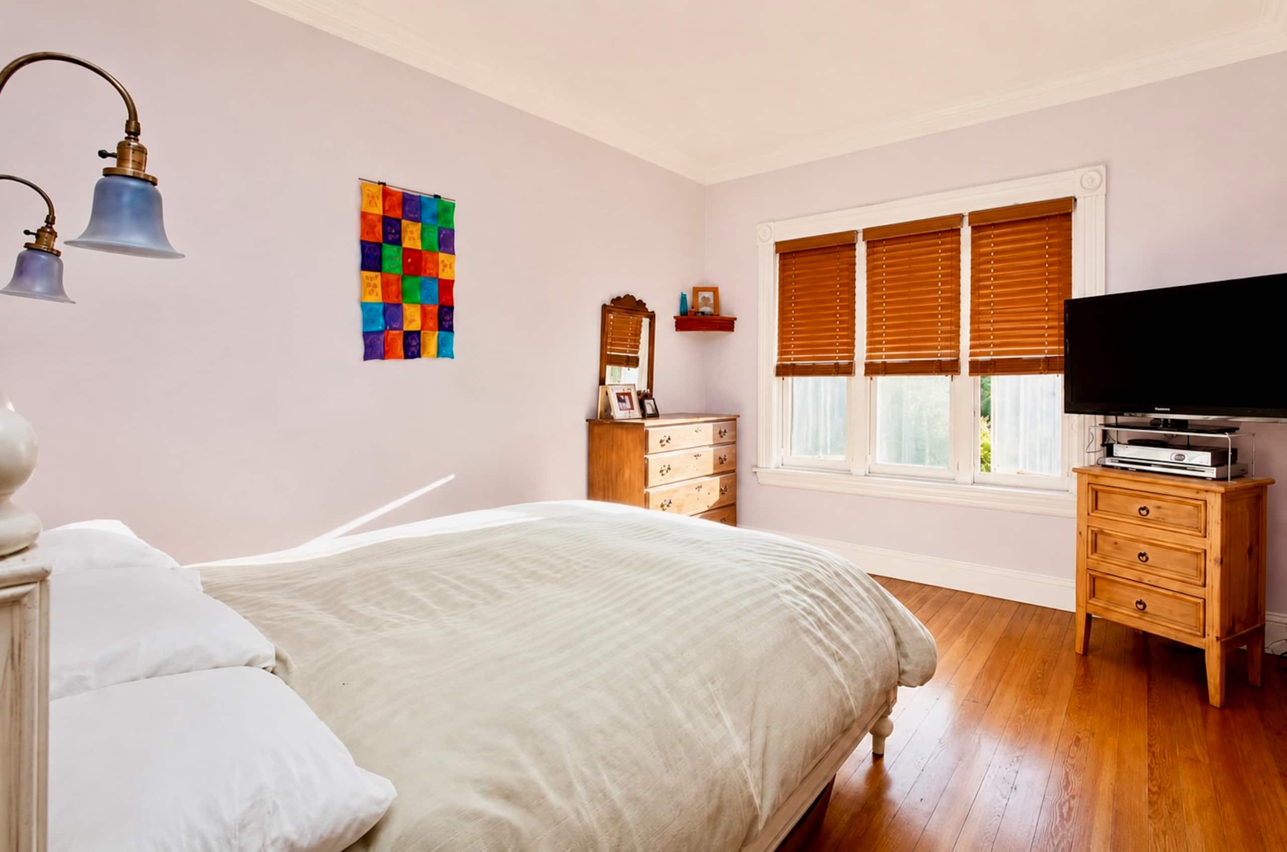 Home in San Francisco · ★4.55 · 3 bedrooms · 3 beds · 2.5 baths - Image 20