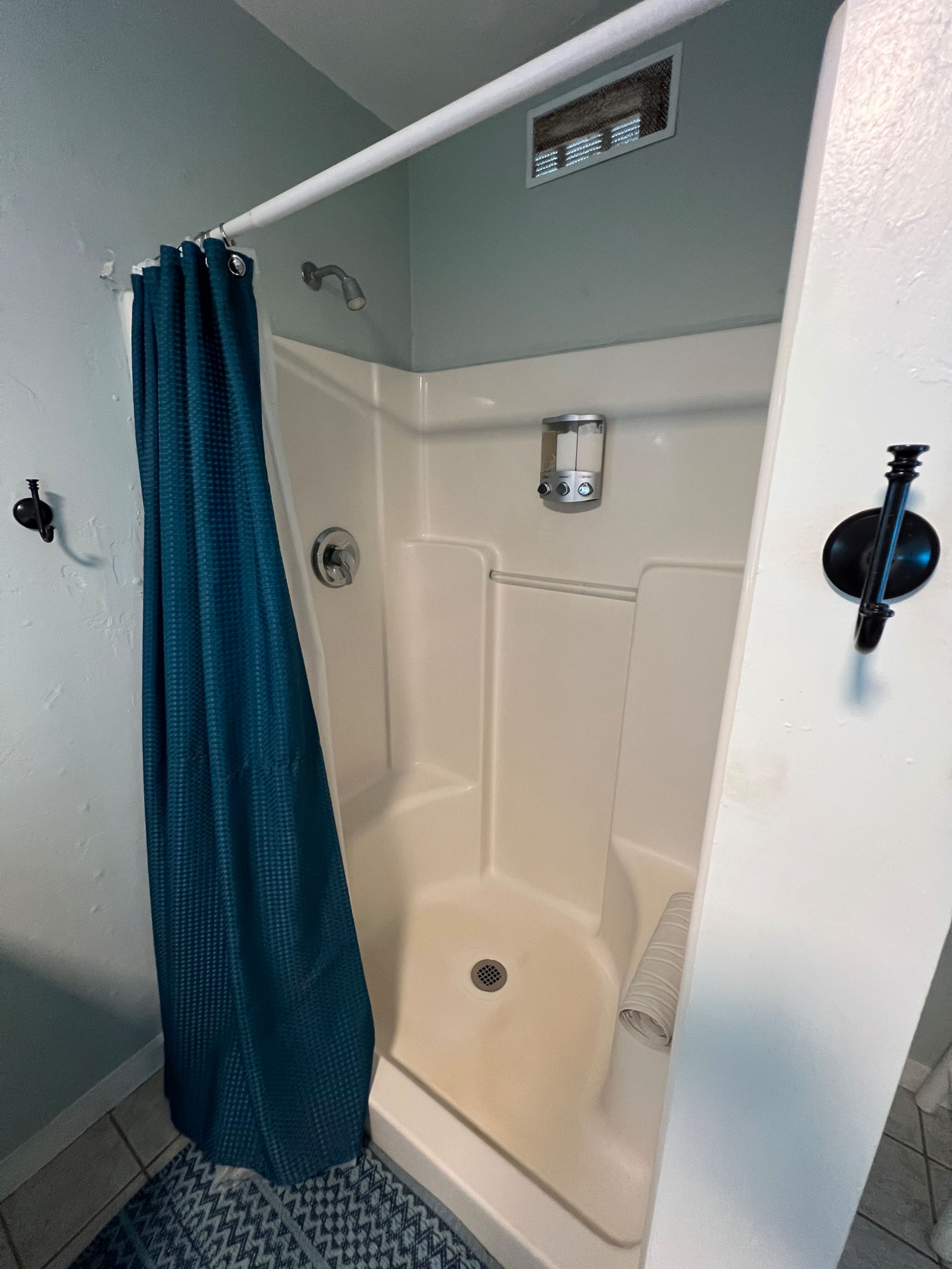 Guesthouse in Kealakekua · ★4.96 · 2 bedrooms · 2 beds · 1 private bath - Image 13