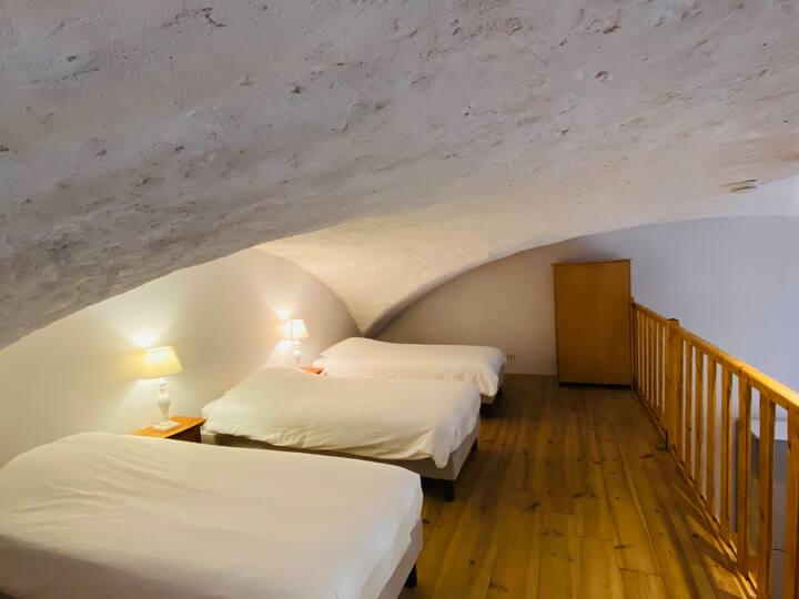 غرفة النوم 2