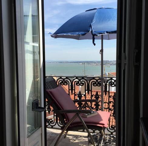 The Ultimate River View Balcony Apartment gallery image 4