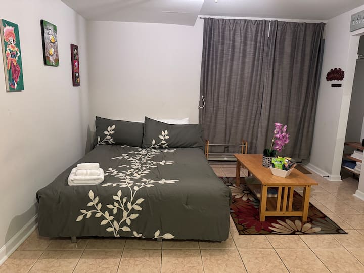 2 Br/1.5 Bath Basement, Private Entrance & Parking - Columbia