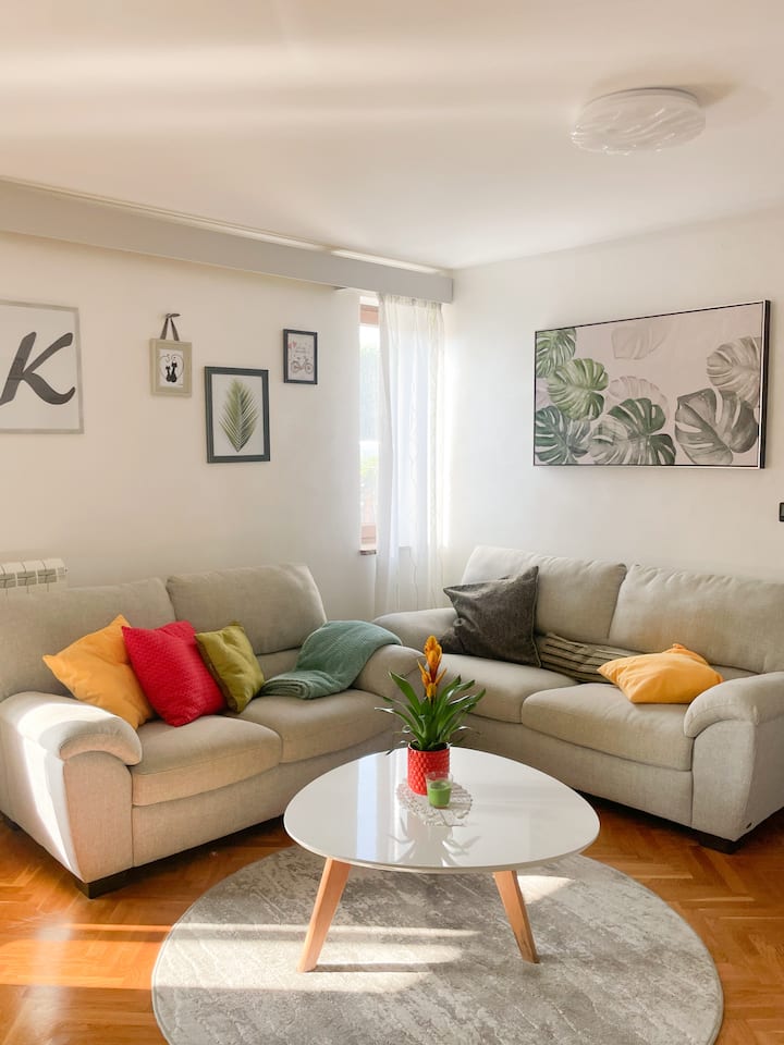 Bright & Spacious Beach Flat - Poreč