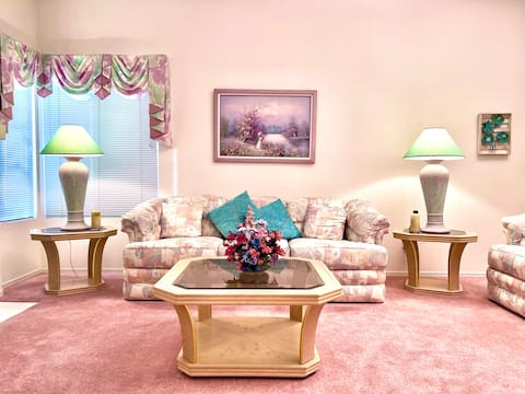 Las Vegas House: Near Strip, 3BR 3BA, Free Parking