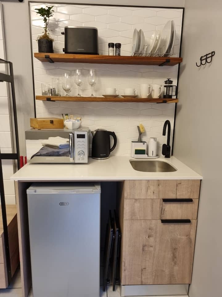 Fáilte (Unit 1)-stylish 1 Bedroom Studio - Port Elizabeth