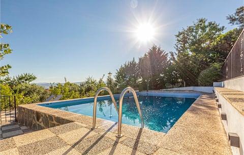Beautiful home in Nigüelas