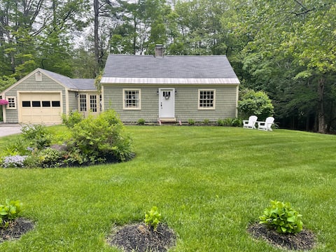 Cozy Cape - close to downtown Peterborough