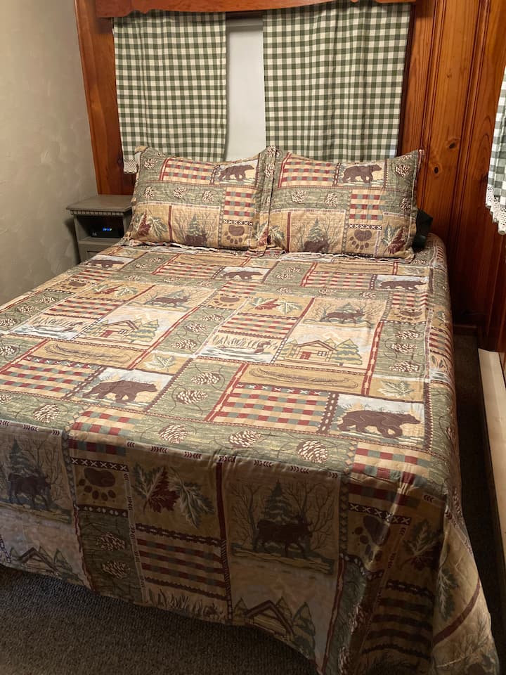 Dhomë gjumi 2