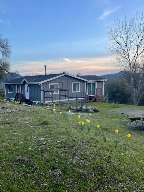 Beautiful views/foosball/arcade/private on 5 acres