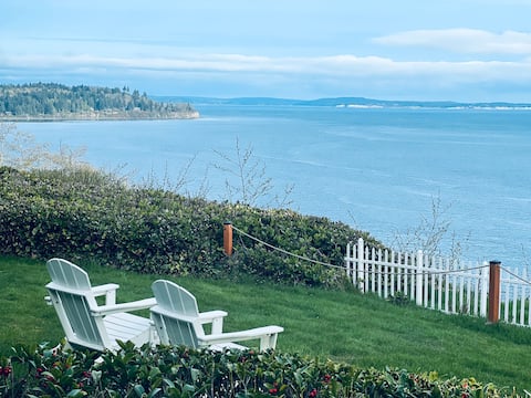 Waterfront Retreat • Unforgettable Sunset Views