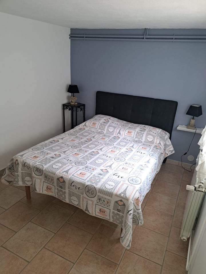 საძინებელი 1