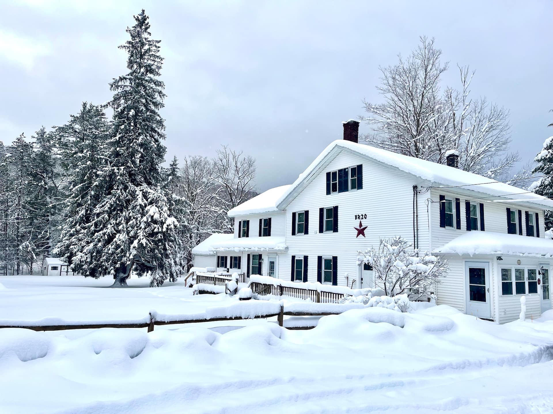 Grand 6BR Home by Jiminy | Hike • Hot Tub • Games