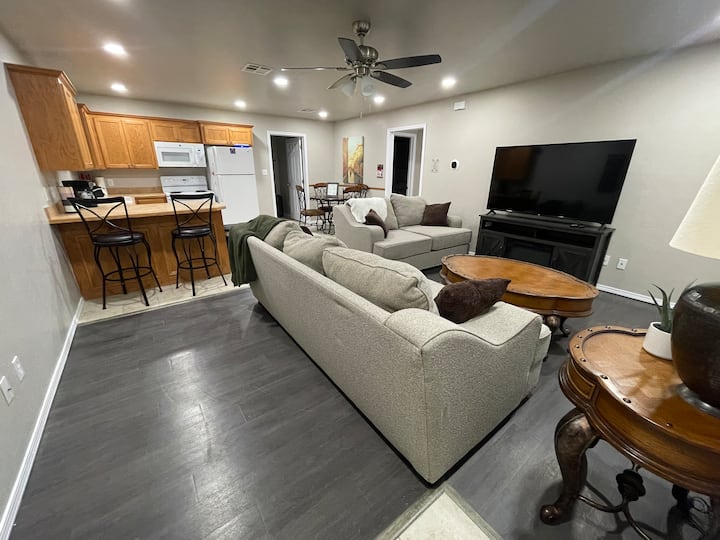Alluring & Clean 2 Bedroom Duplex - Ada, OK