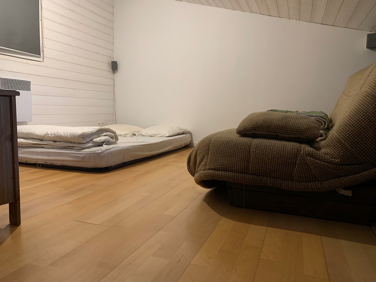 1 საწოლი 140 x 190
1 დაწკაპუნება/clac 140 x 190