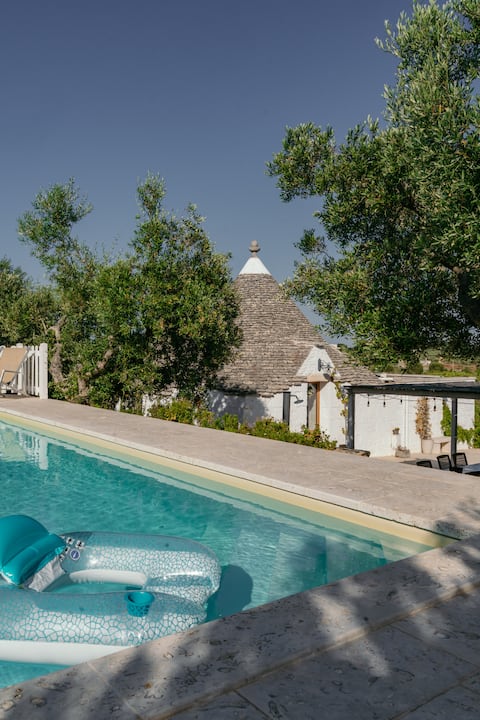Panoramic Fior di Ciliegio trullo with pool.