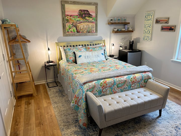 Sunset Lovers!  Sound-front Suite W/ Private Dock - Kitty Hawk, NC