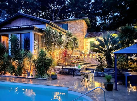 Merkel Villa: 28 guests, 11 bedrooms, 10 WC, Pool