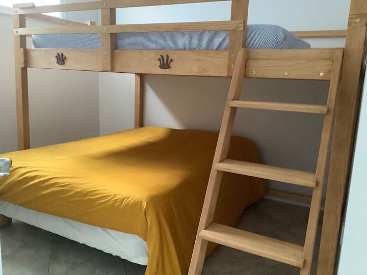 Dormitorio 3 con cama de matrimonio y cama doble