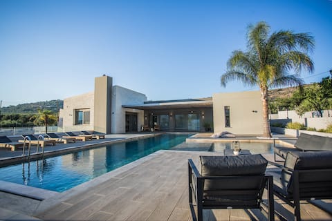 villa Aori Luxury villa with pool and cellar
