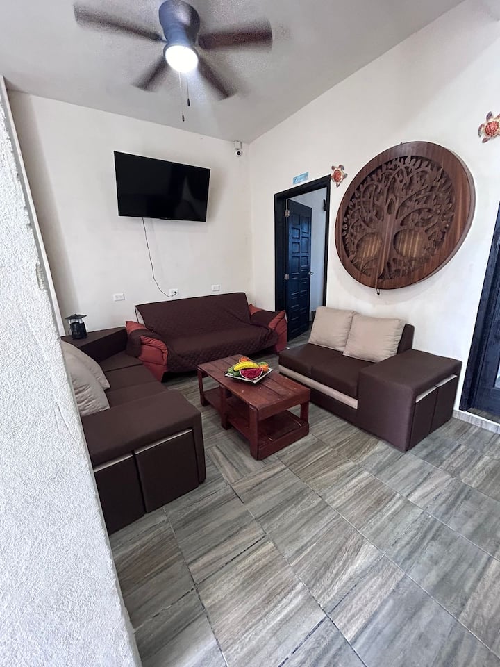 Home With A Small Walk To Ultramar - Cancún