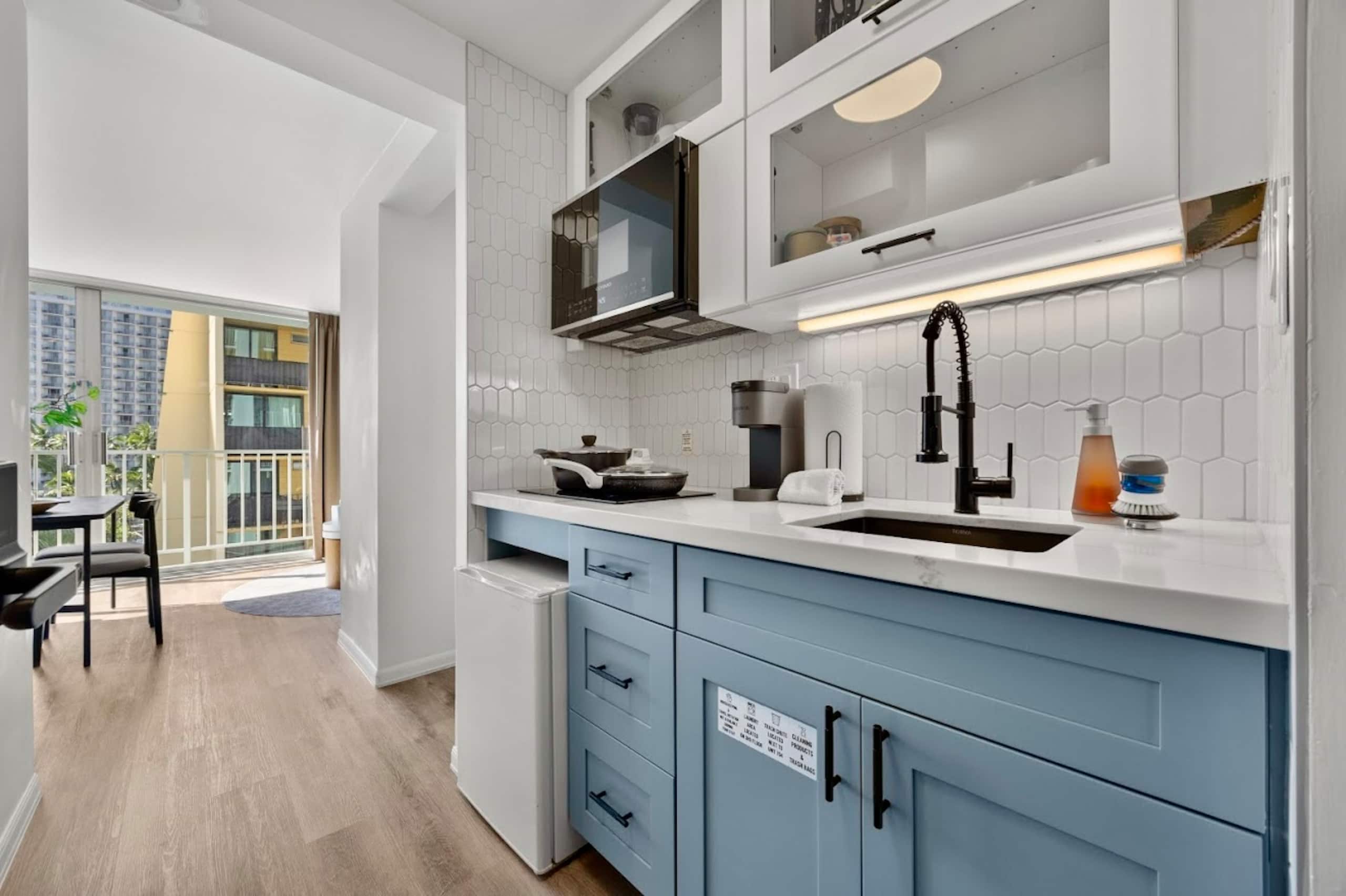 Condo in Honolulu · ★4.87 · Studio · 2 beds · 1 bath - Image 17