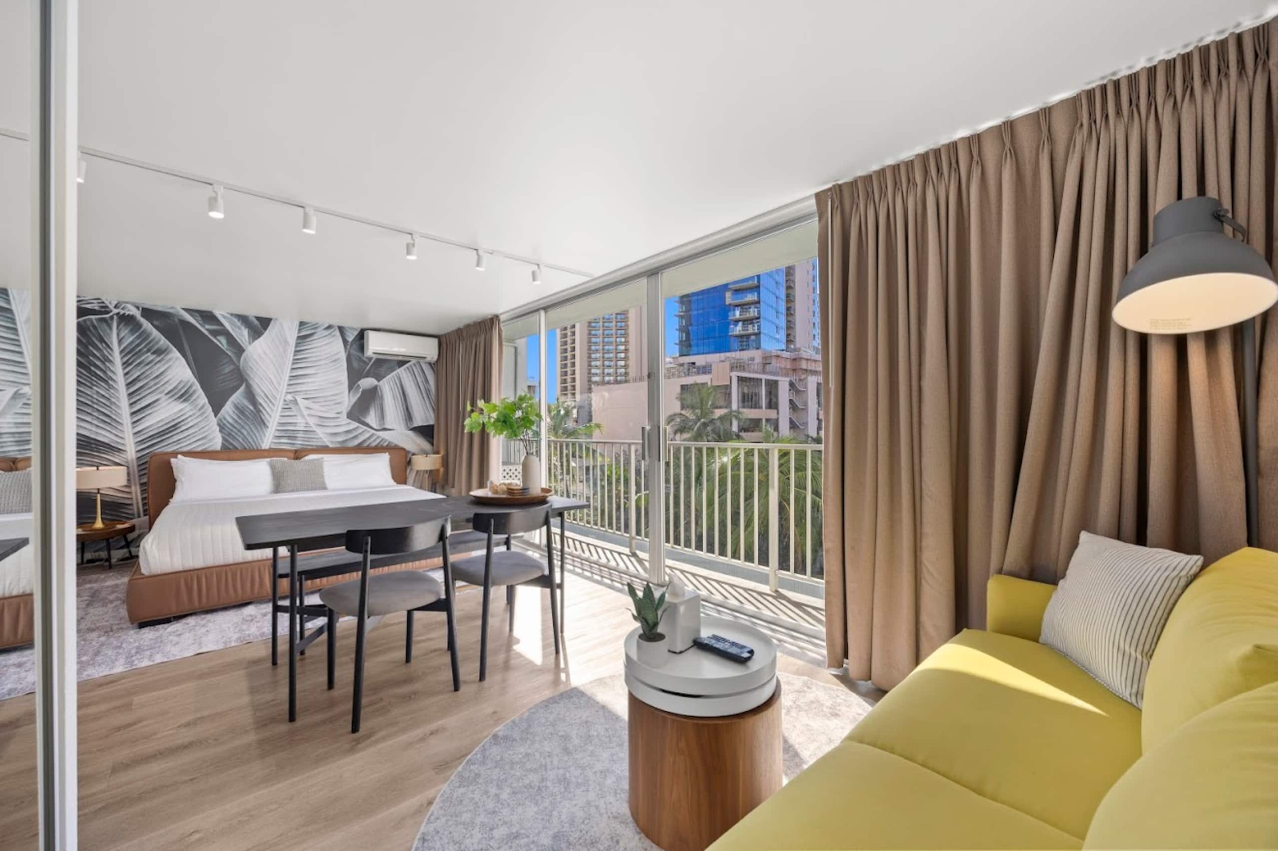 Condo in Honolulu · ★4.87 · Studio · 2 beds · 1 bath - Image 9
