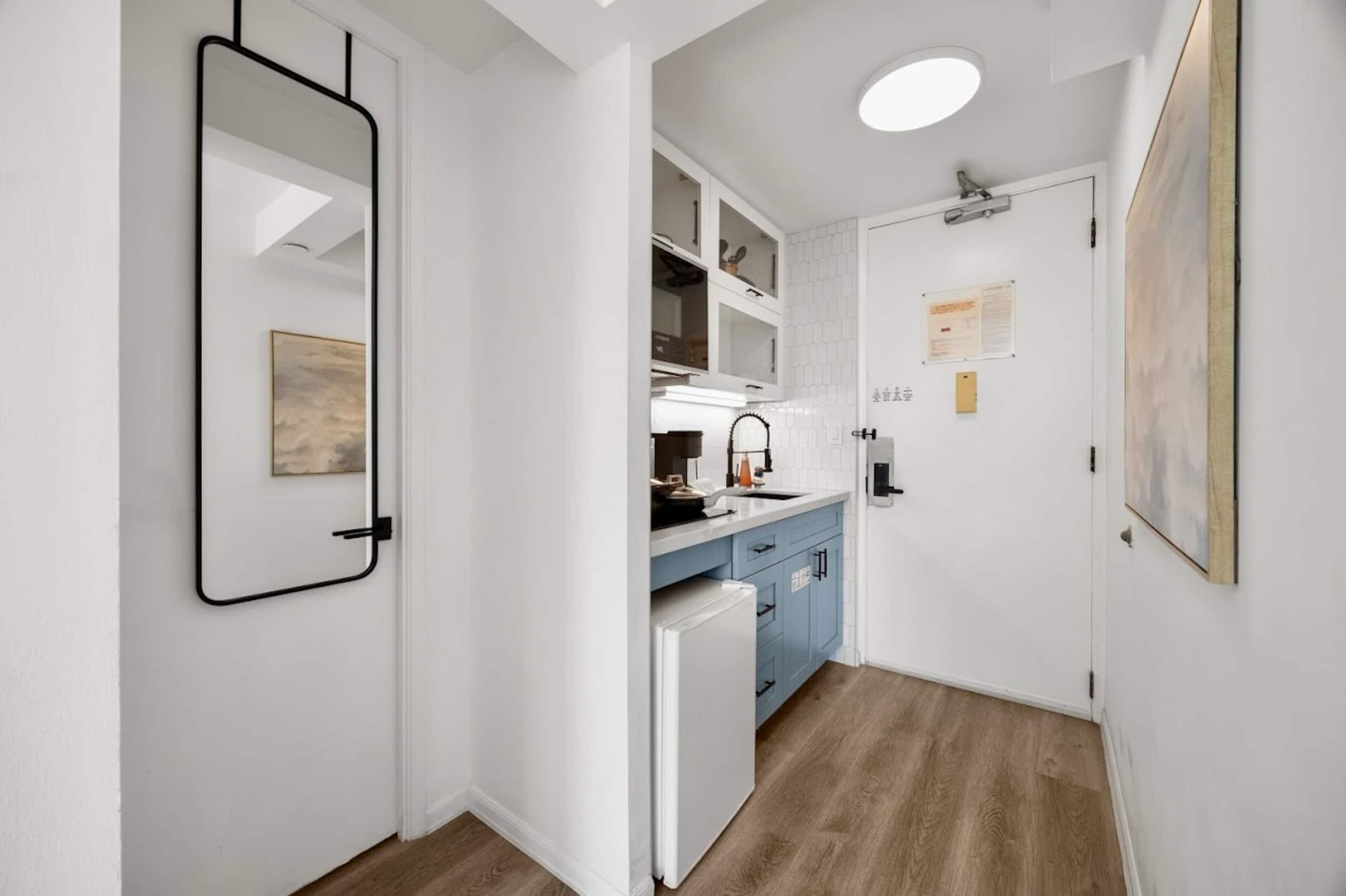 Condo in Honolulu · ★4.87 · Studio · 2 beds · 1 bath - Image 18
