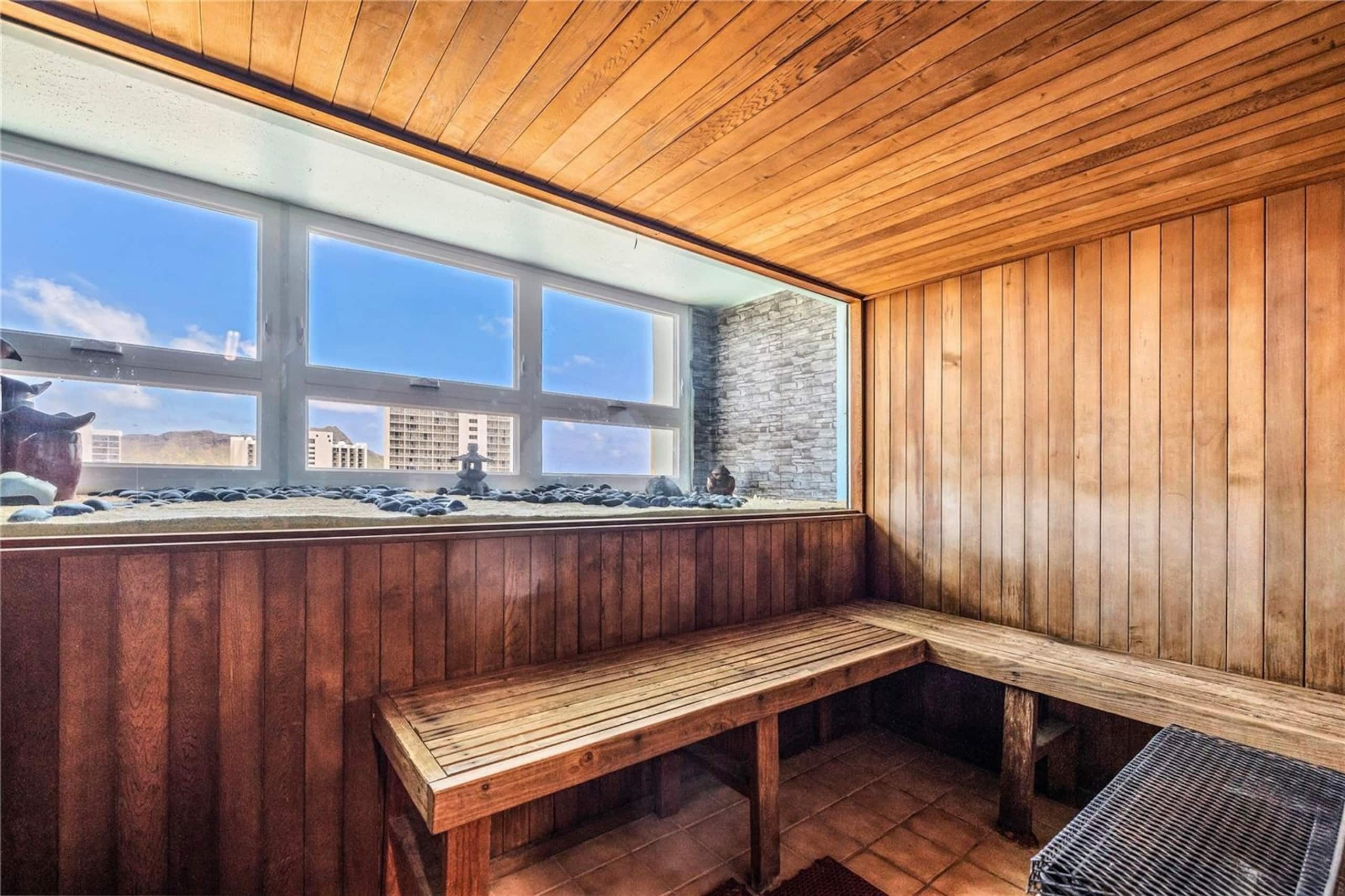 Condo in Honolulu · ★4.87 · Studio · 2 beds · 1 bath - Image 53