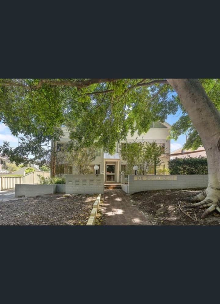 Modern 1 Bed Retreat In Jolimont + Parking - Cottesloe