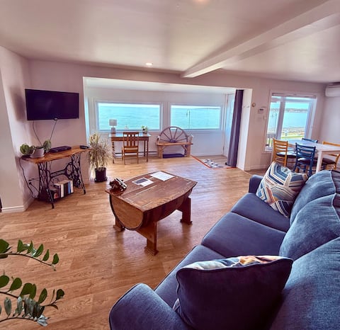 Stunning river views, comfort and peace.