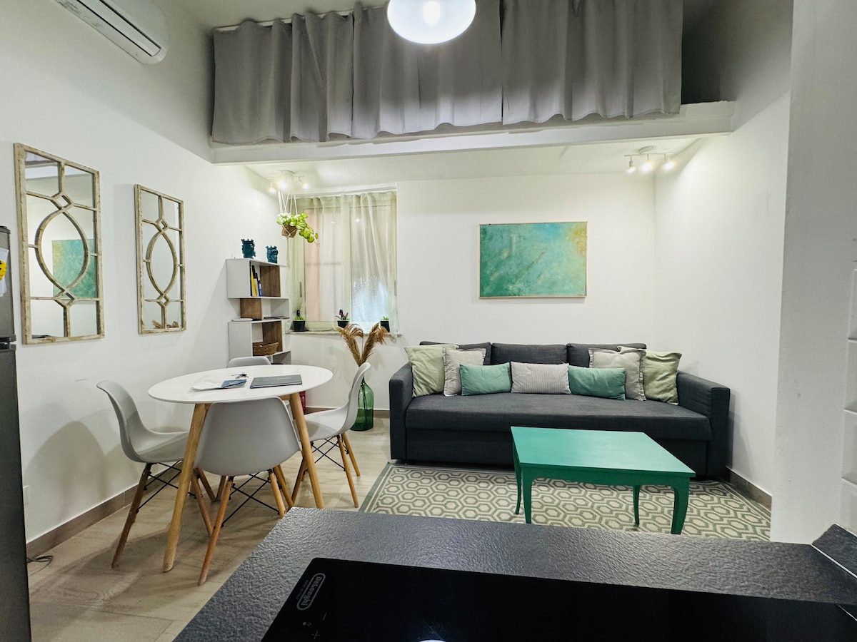 Top performing Airbnb: Charming apartment in Palermo historic center in Palermo