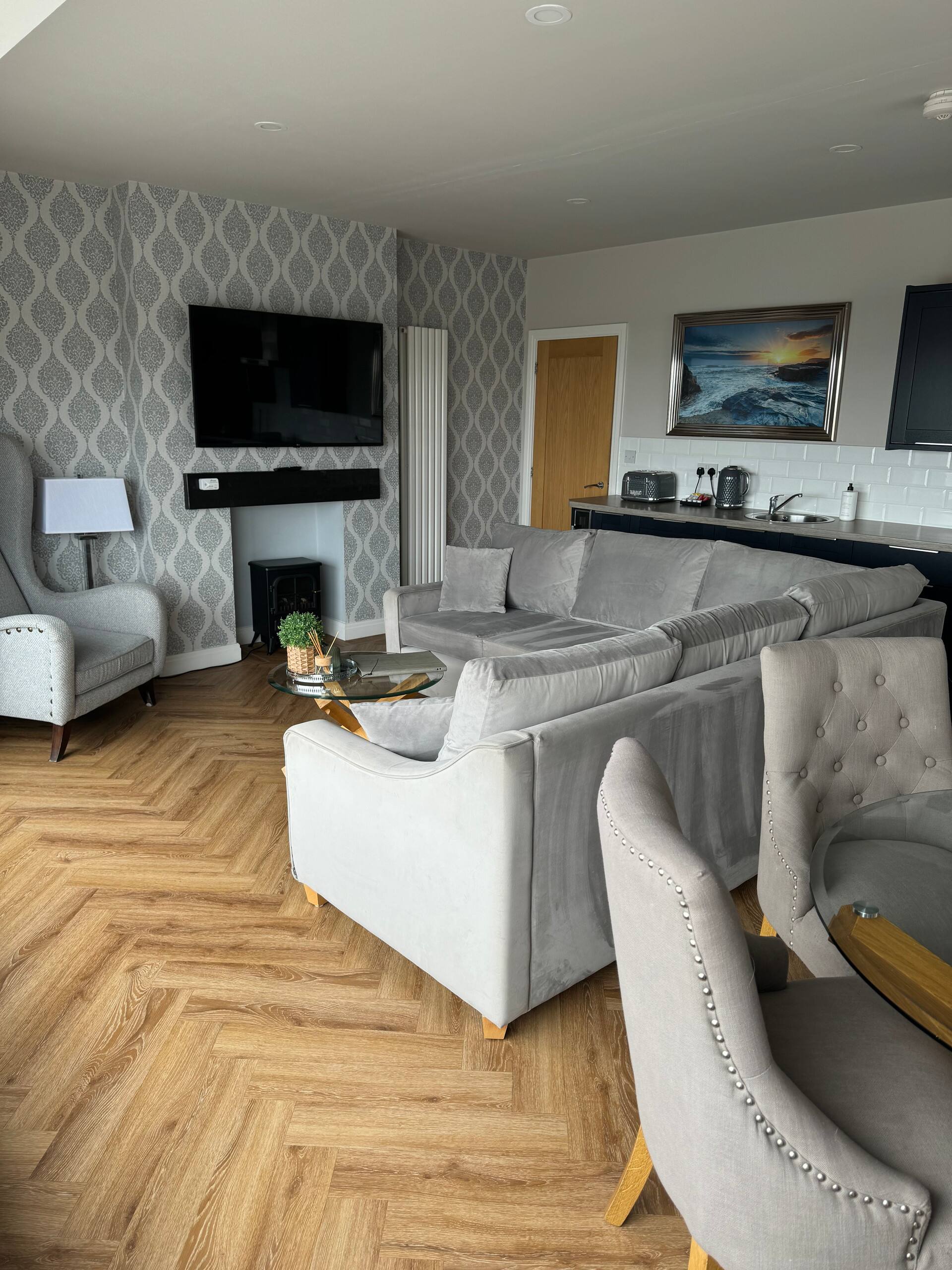 Beach House Apartment on ground floor with sea view - pet friendly