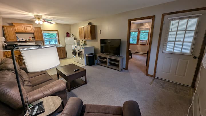One Bedroom Apartment Above Garage - Illinois