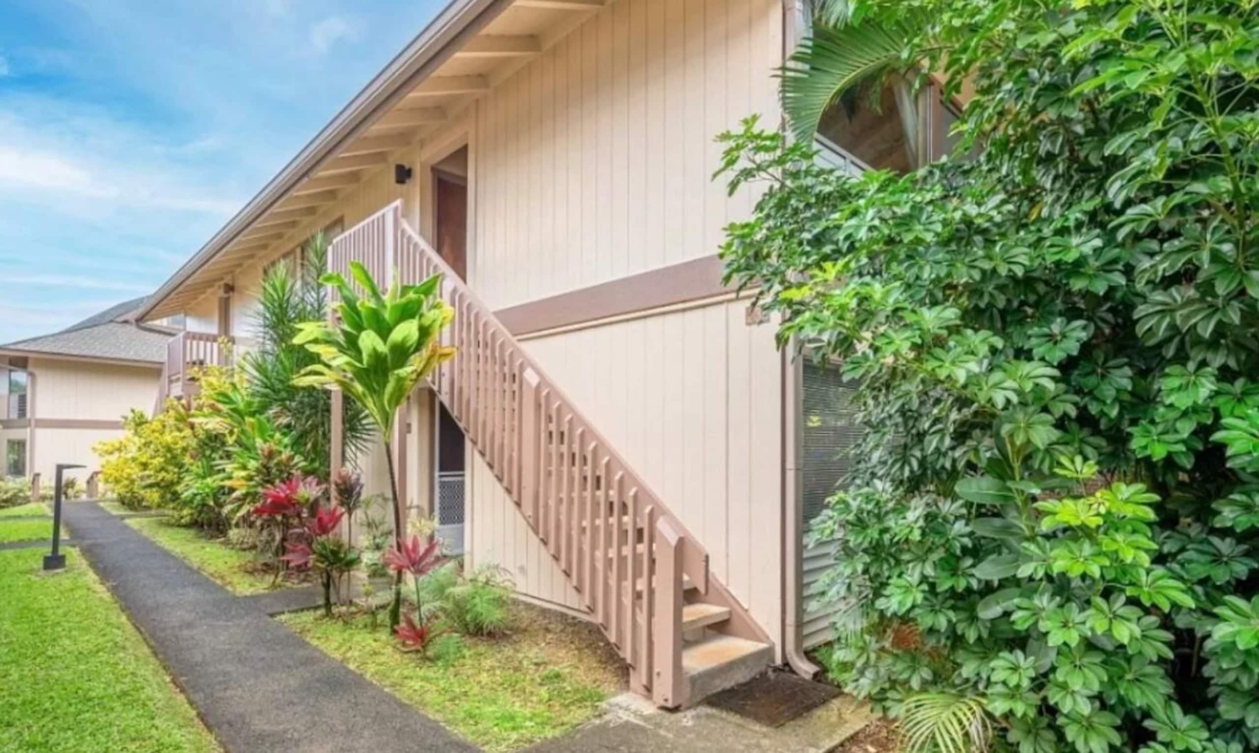 Beautiful Condo with Loft, Spacious Patio and A/C - Photo 34
