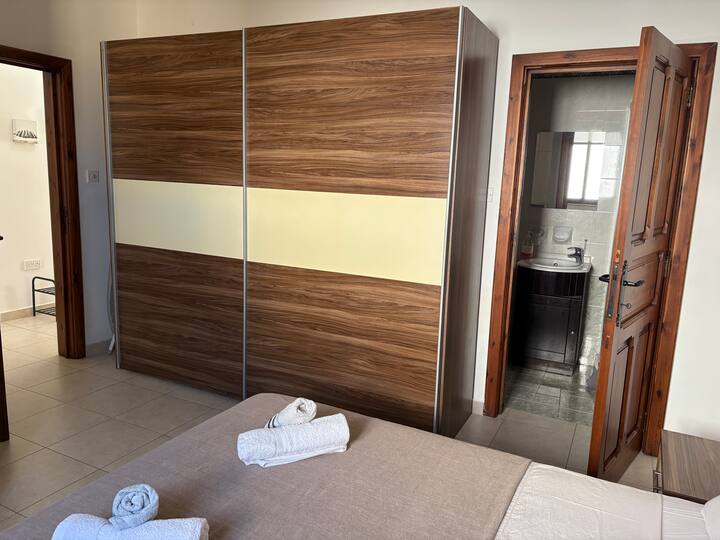 غرفة النوم 1