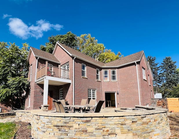 Mini Mansion: A+ Location – Denver Highlands gallery image 2