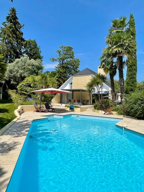 Beautiful villa with pool and panoramic view