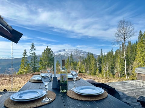 Unique cottage with jacuzzi. Ski-in/ski-out