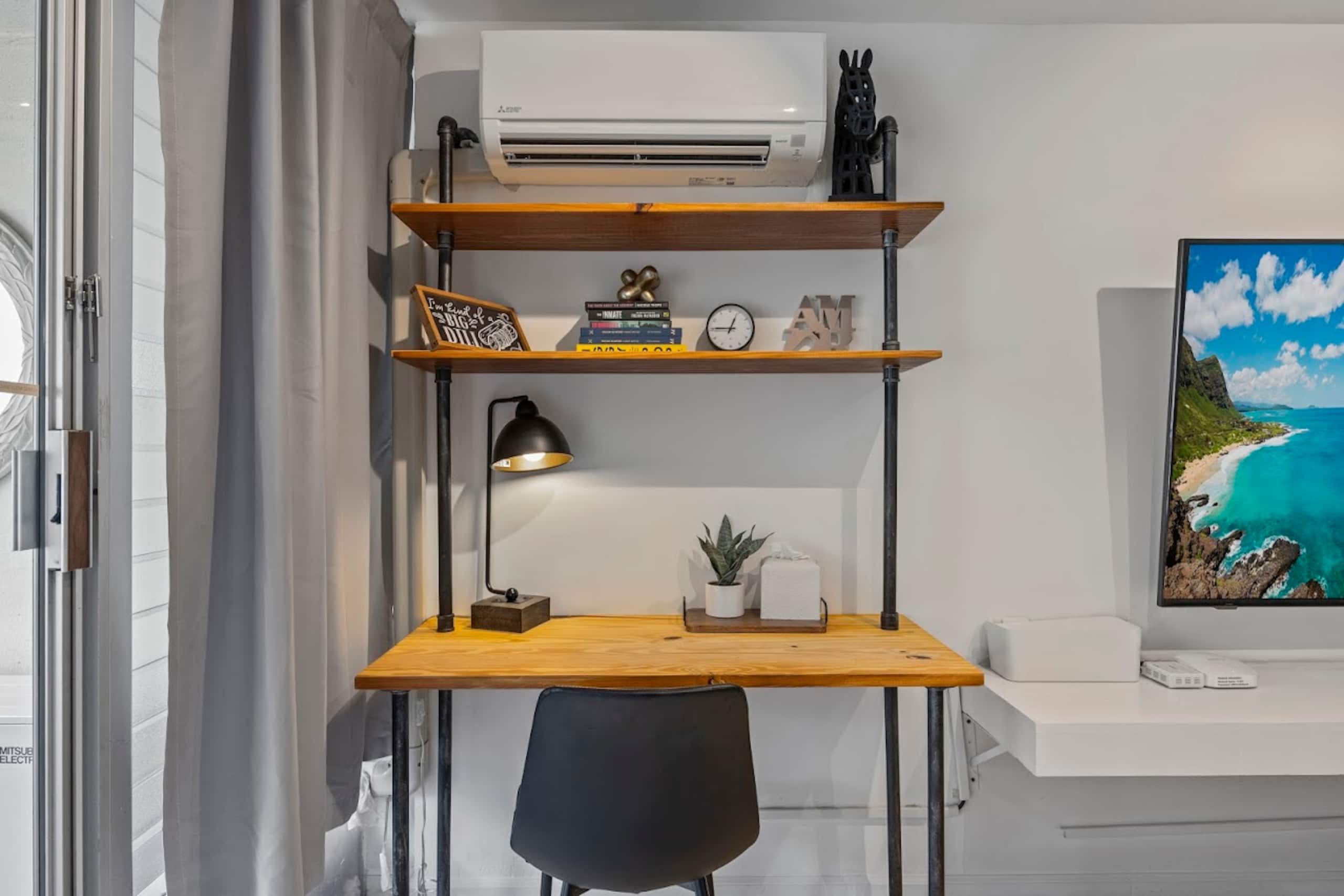 Condo in Honolulu · ★4.84 · Studio · 1 bed · 1 private bath - Image 2
