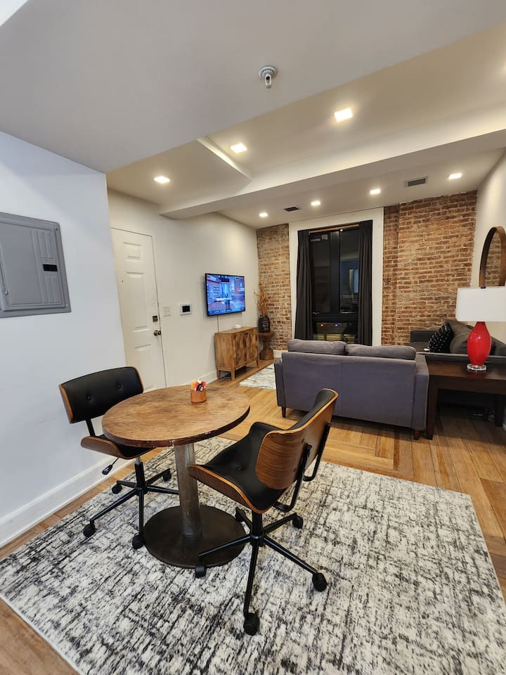 Stunning, Two Bedroom Flat 15 Minutes To Nyc - Union City, NJ