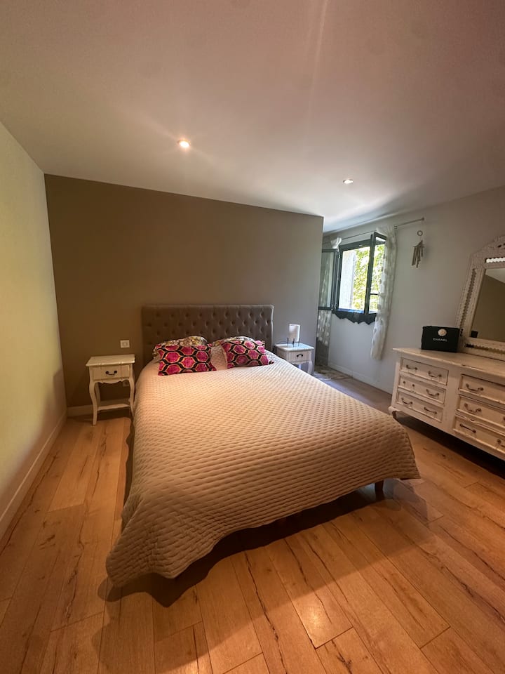 საძინებელი 1