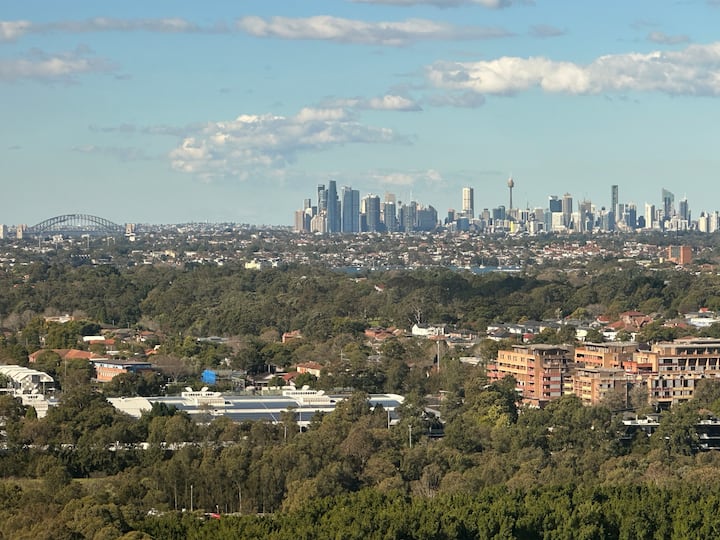 Relax @ My Cozy Home, Amazing Park & Water View - Burwood
