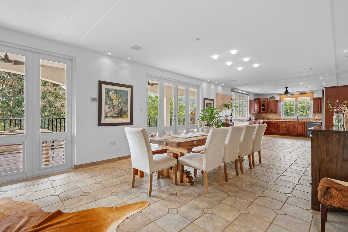 Dining area 1